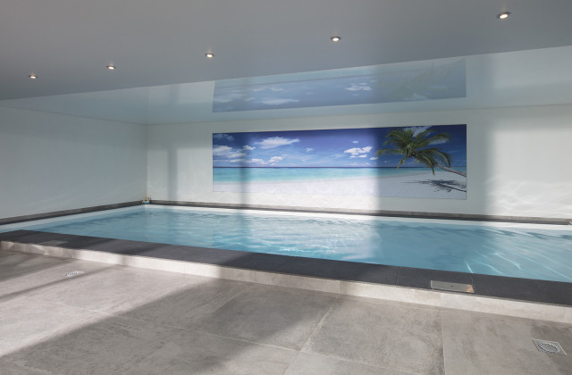 Betonbecken inkl. seitliche Einstiegstreppe mit Folienauskleidung Betonbecken inkl. seitliche Einstiegstreppe mit Folienauskleidung