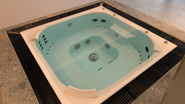 Whirlpool - Schwimmbad Henne Pforzheim Whirlpool - Schwimmbad Henne Pforzheim